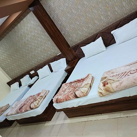 Green Leaf Hotel Ujjain Eksteriør bilde