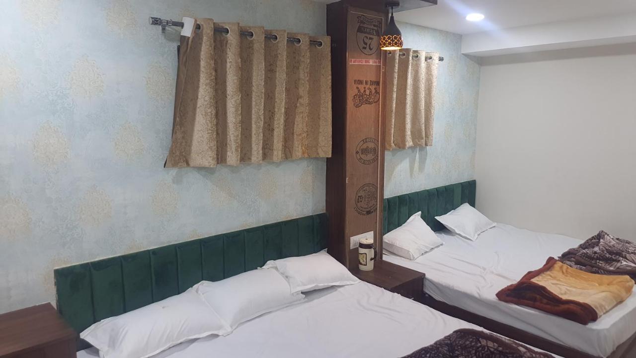 Green Leaf Hotel Ujjain Eksteriør bilde