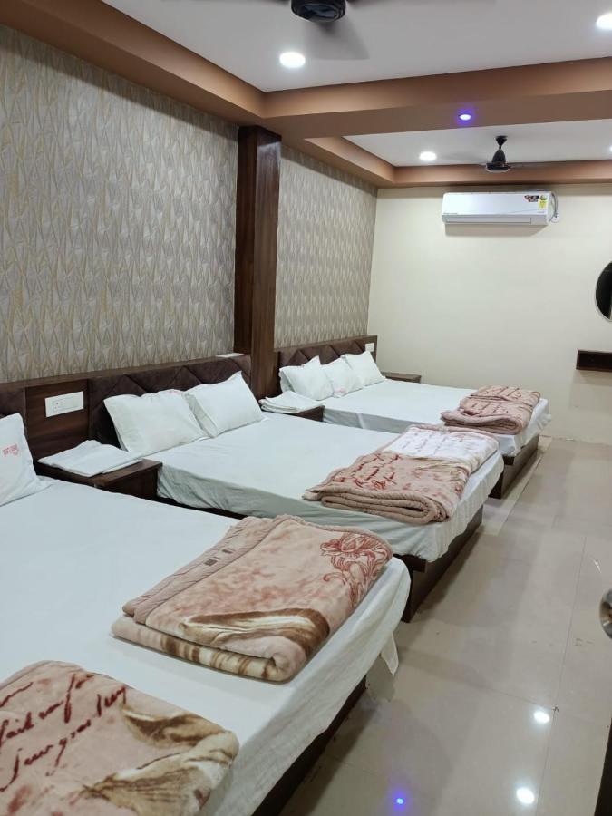 Green Leaf Hotel Ujjain Eksteriør bilde