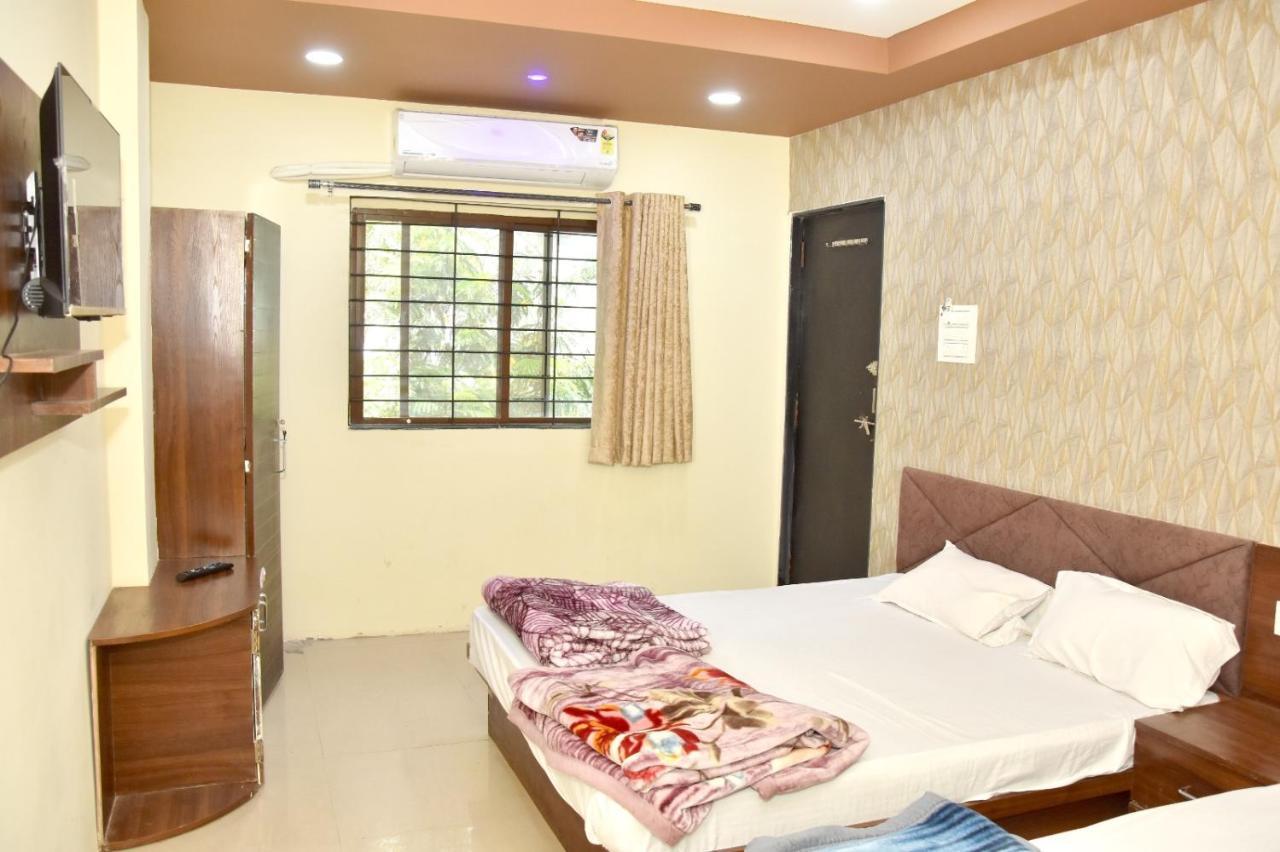 Green Leaf Hotel Ujjain Eksteriør bilde