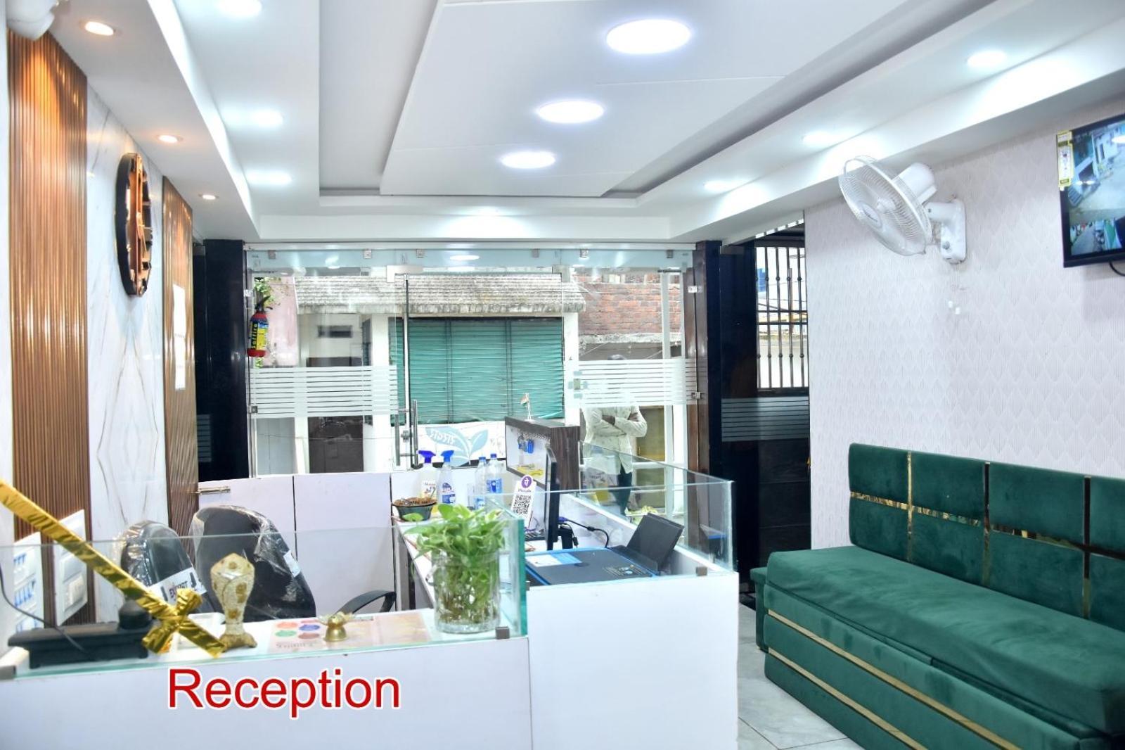 Green Leaf Hotel Ujjain Eksteriør bilde