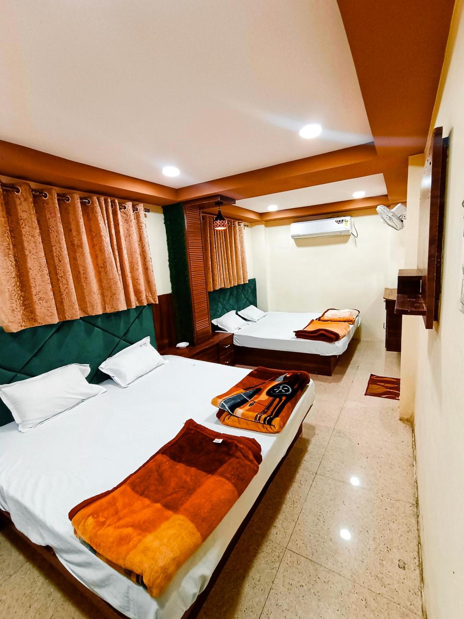 Green Leaf Hotel Ujjain Eksteriør bilde
