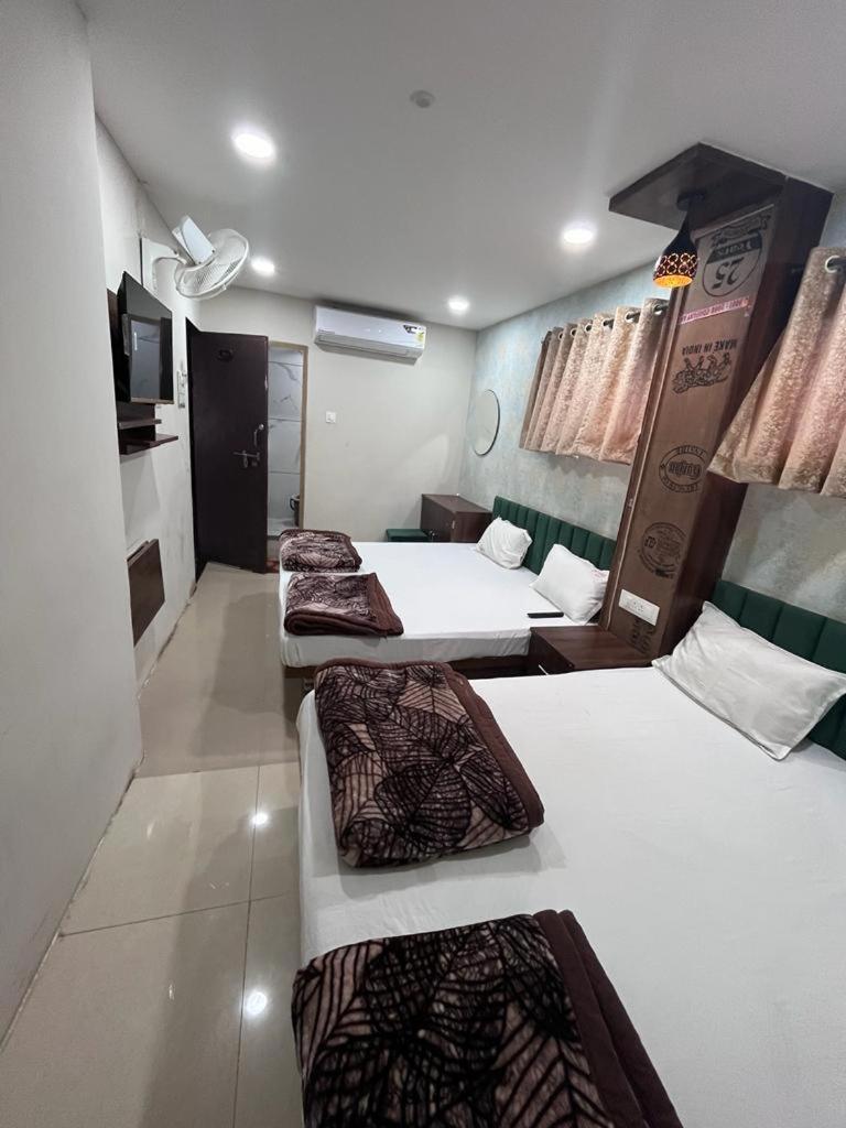 Green Leaf Hotel Ujjain Eksteriør bilde