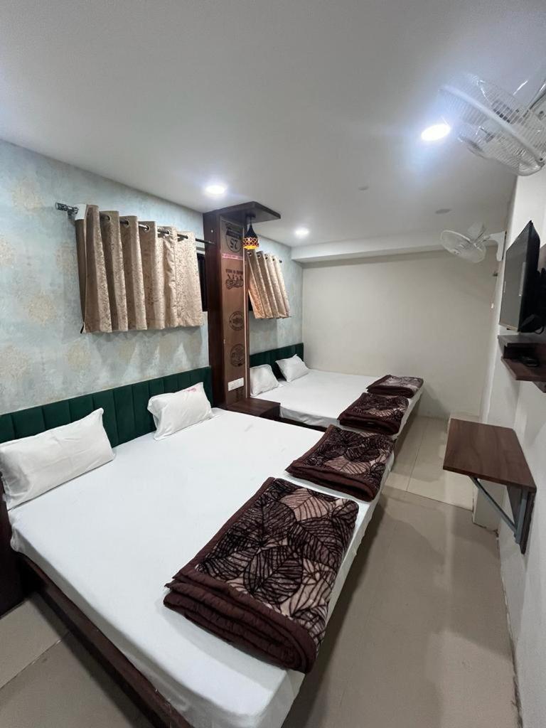 Green Leaf Hotel Ujjain Eksteriør bilde
