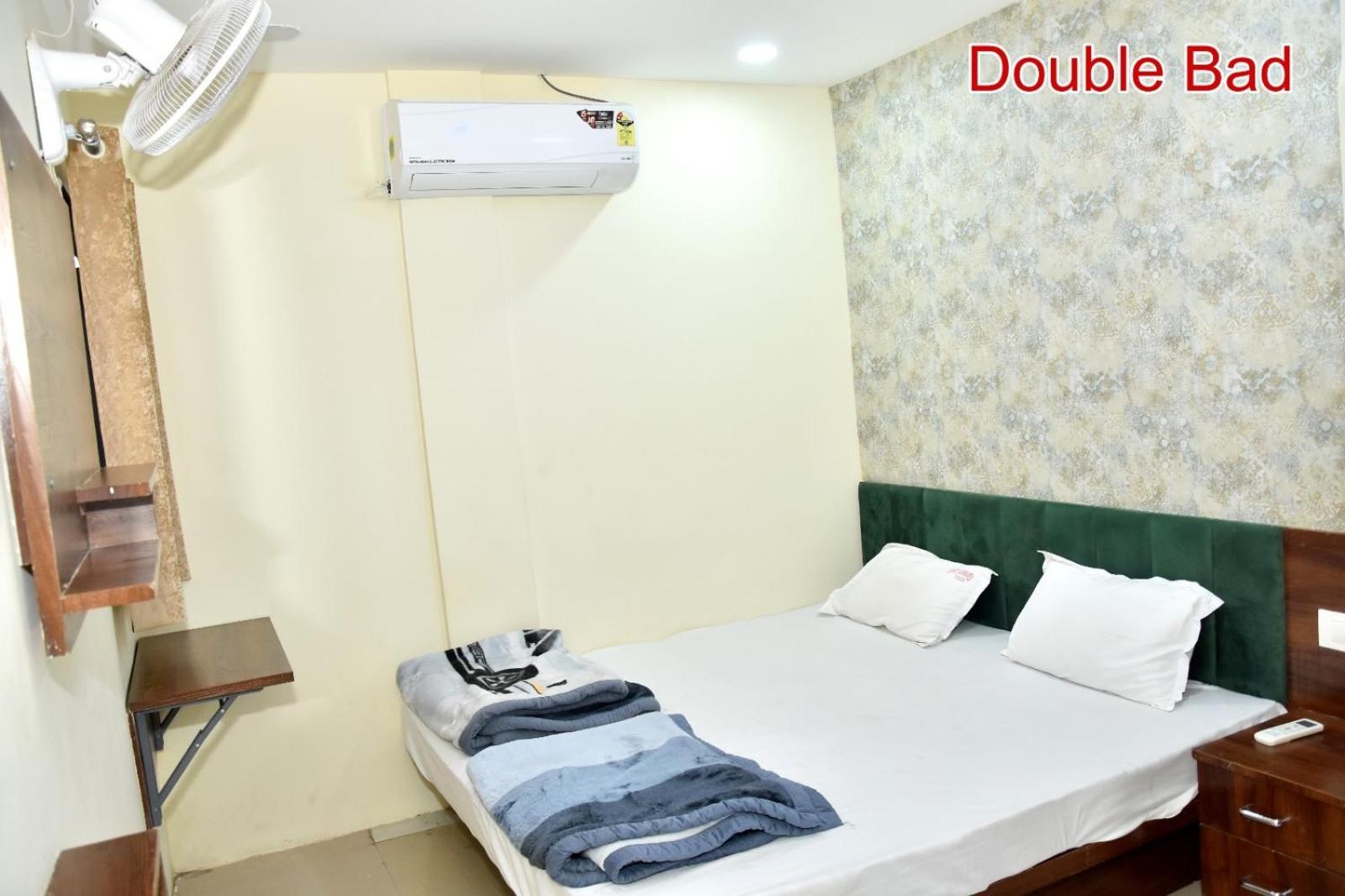 Green Leaf Hotel Ujjain Eksteriør bilde