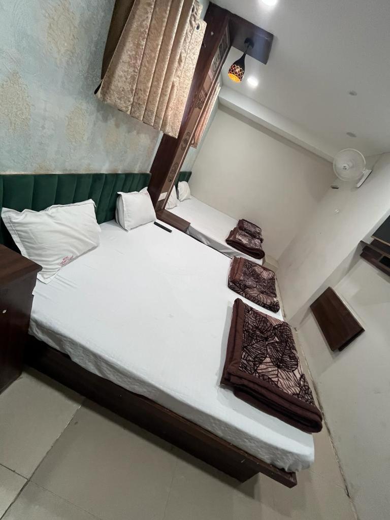 Green Leaf Hotel Ujjain Eksteriør bilde