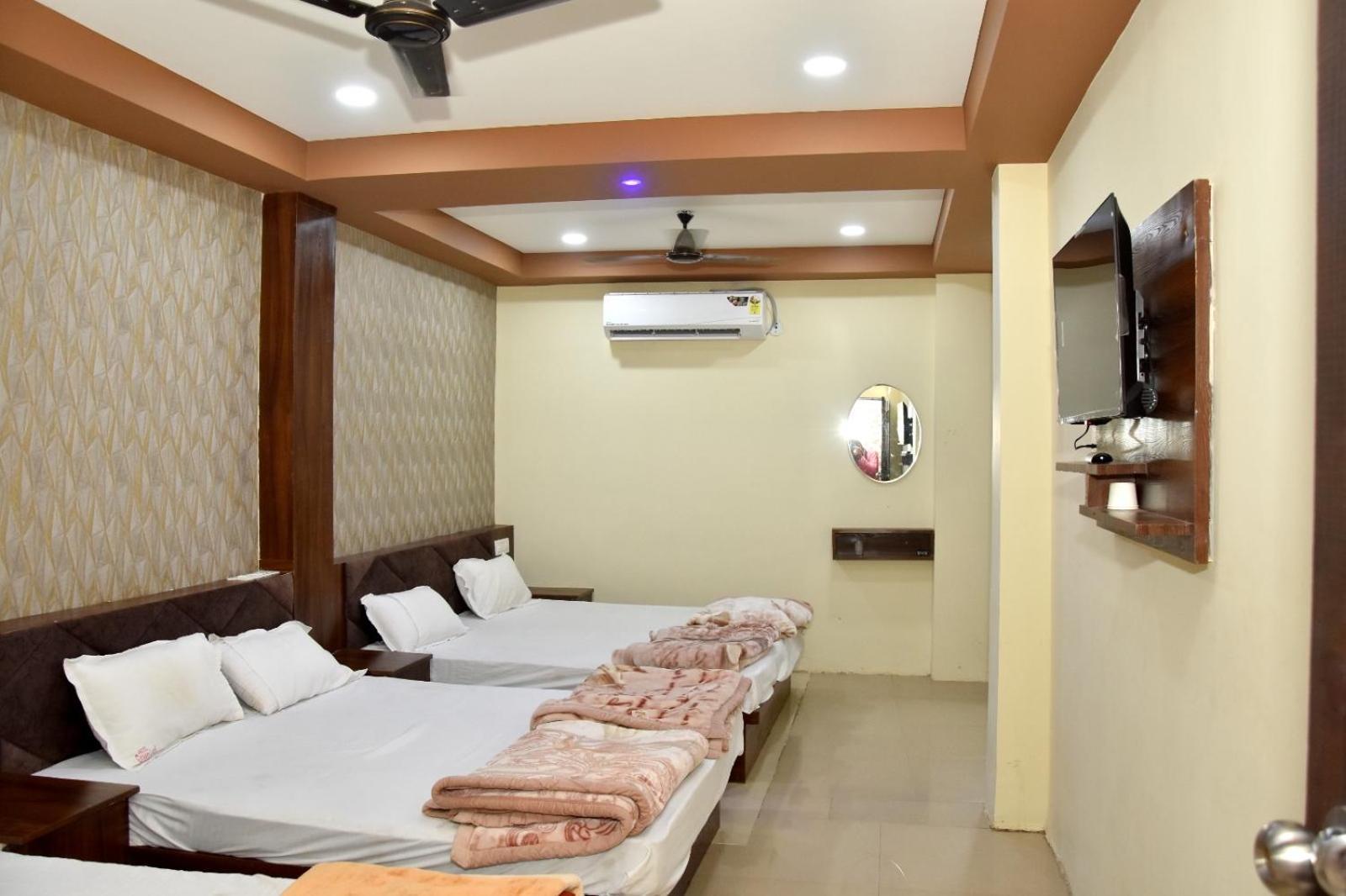 Green Leaf Hotel Ujjain Eksteriør bilde