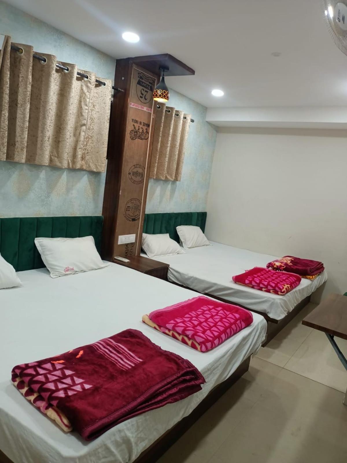 Green Leaf Hotel Ujjain Eksteriør bilde