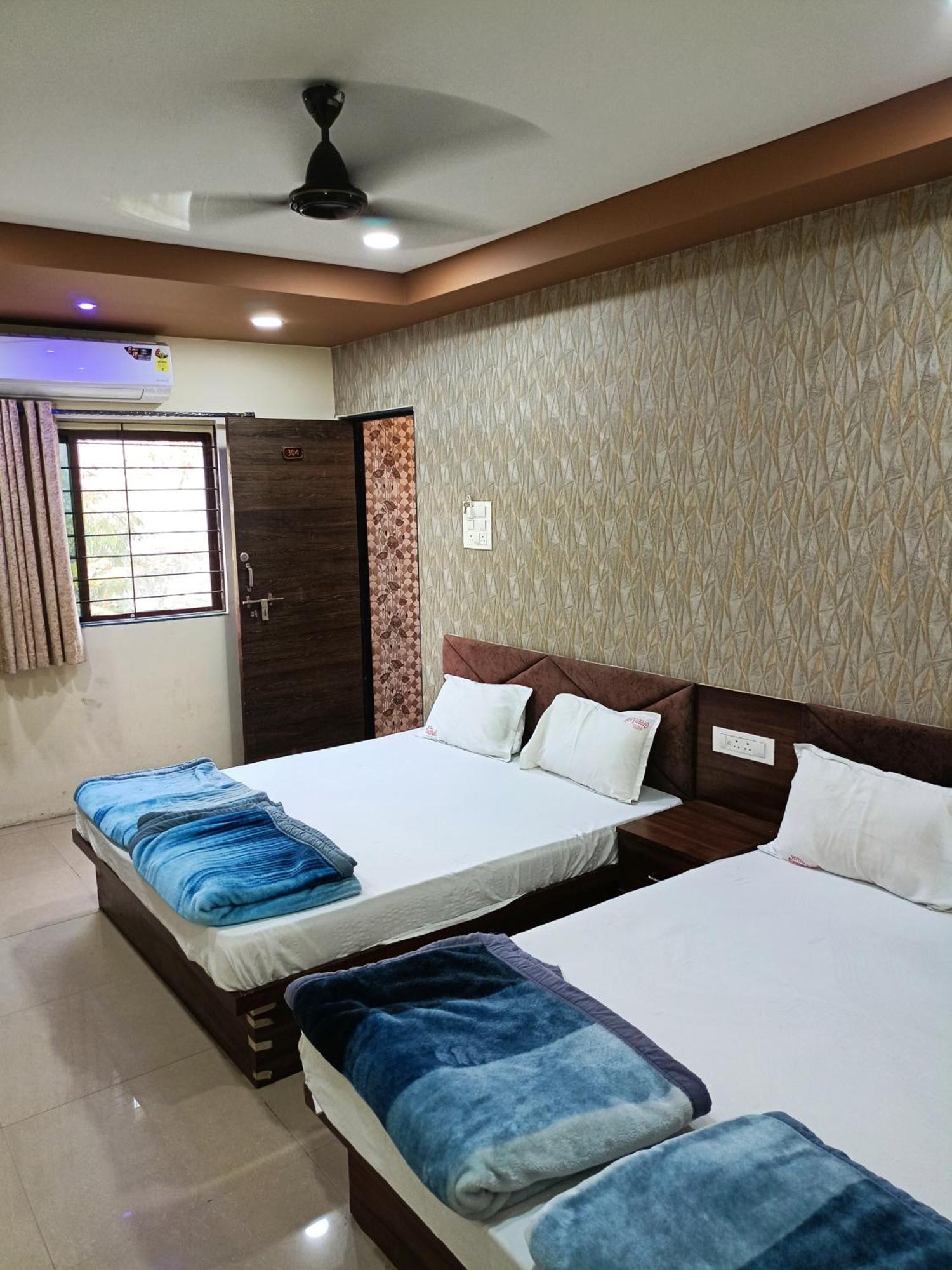 Green Leaf Hotel Ujjain Eksteriør bilde