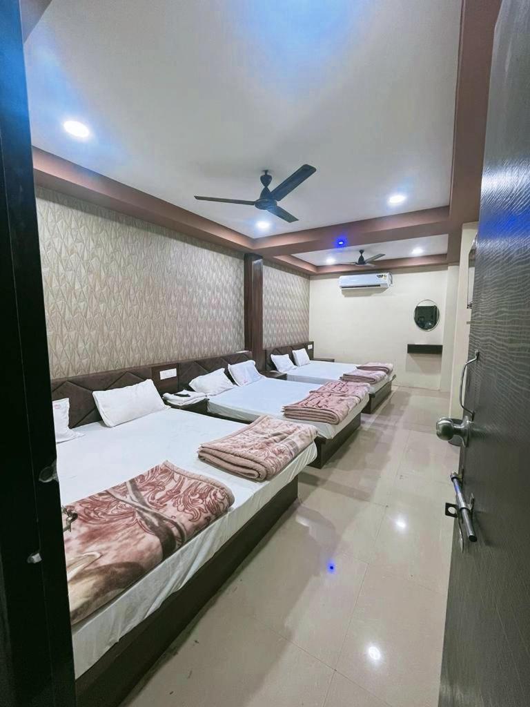 Green Leaf Hotel Ujjain Eksteriør bilde