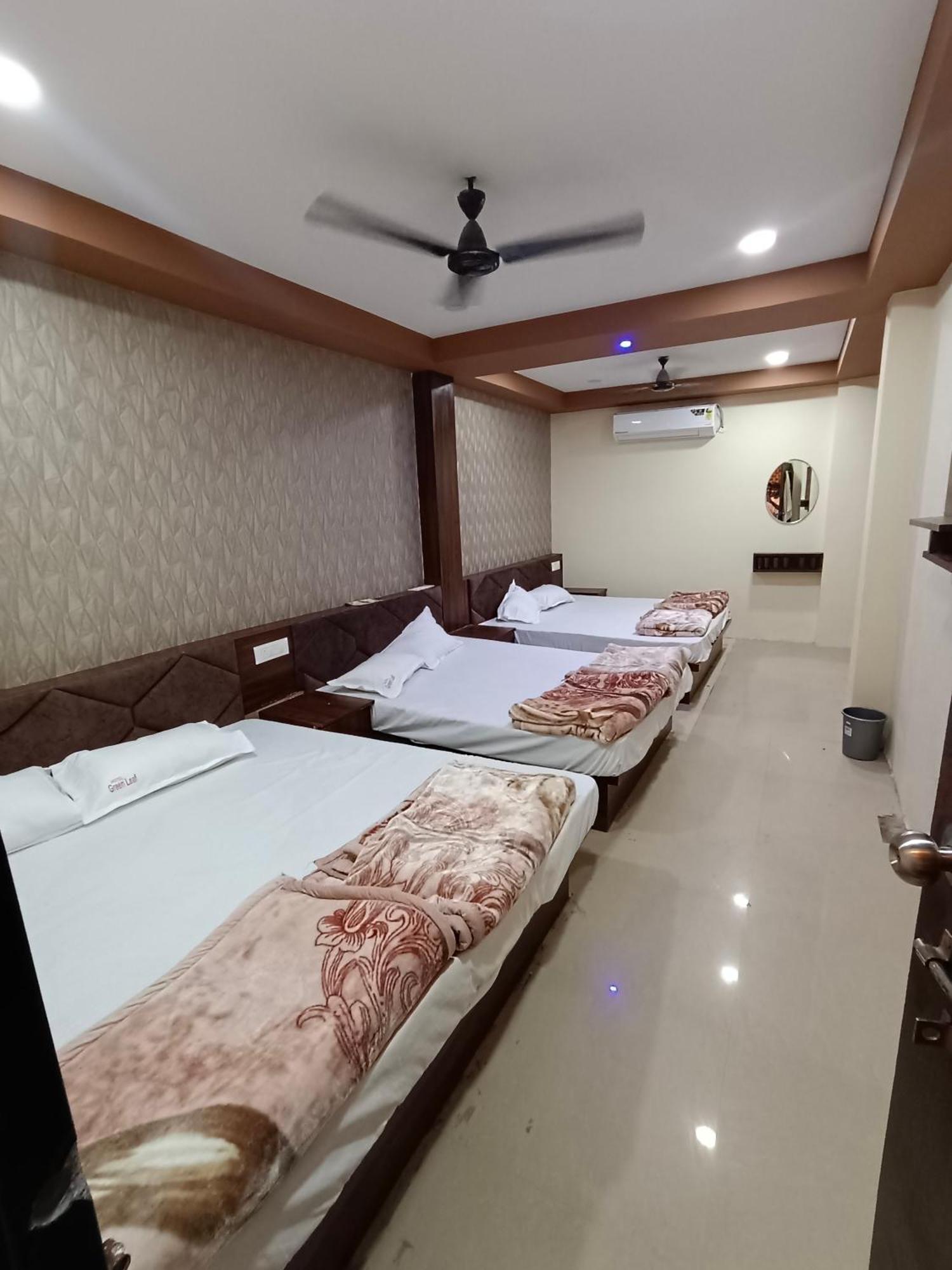 Green Leaf Hotel Ujjain Eksteriør bilde