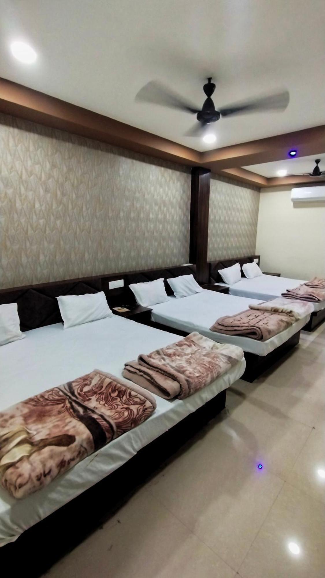 Green Leaf Hotel Ujjain Eksteriør bilde