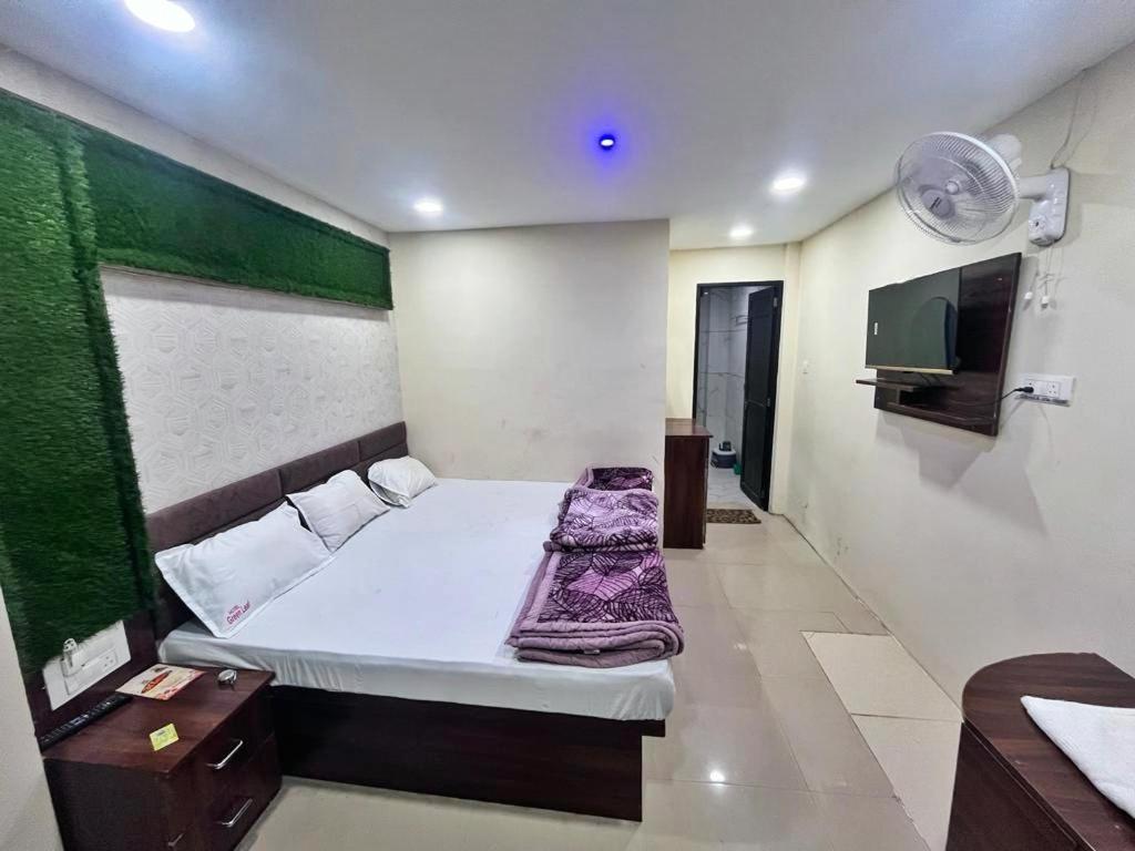 Green Leaf Hotel Ujjain Eksteriør bilde