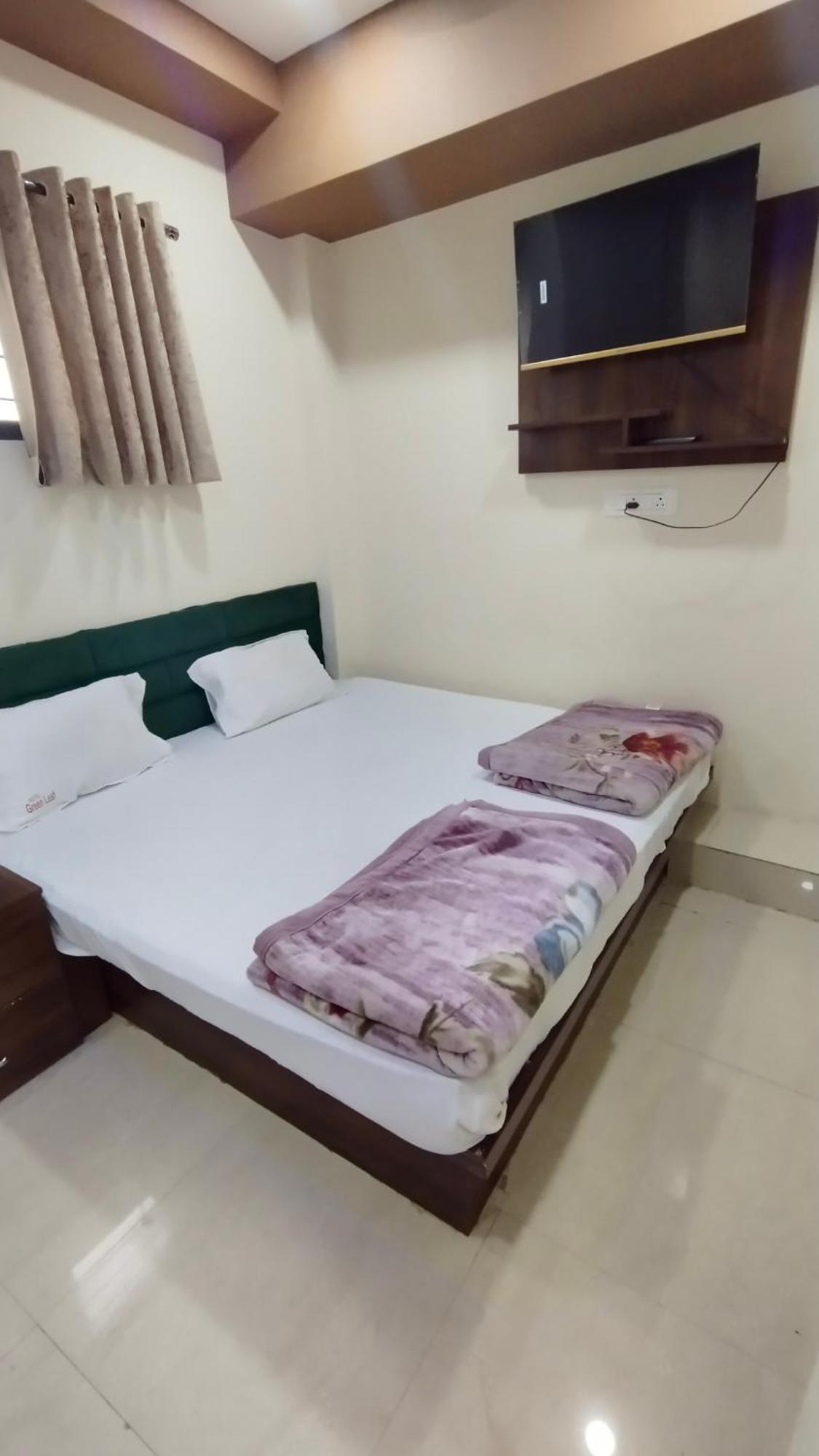 Green Leaf Hotel Ujjain Eksteriør bilde