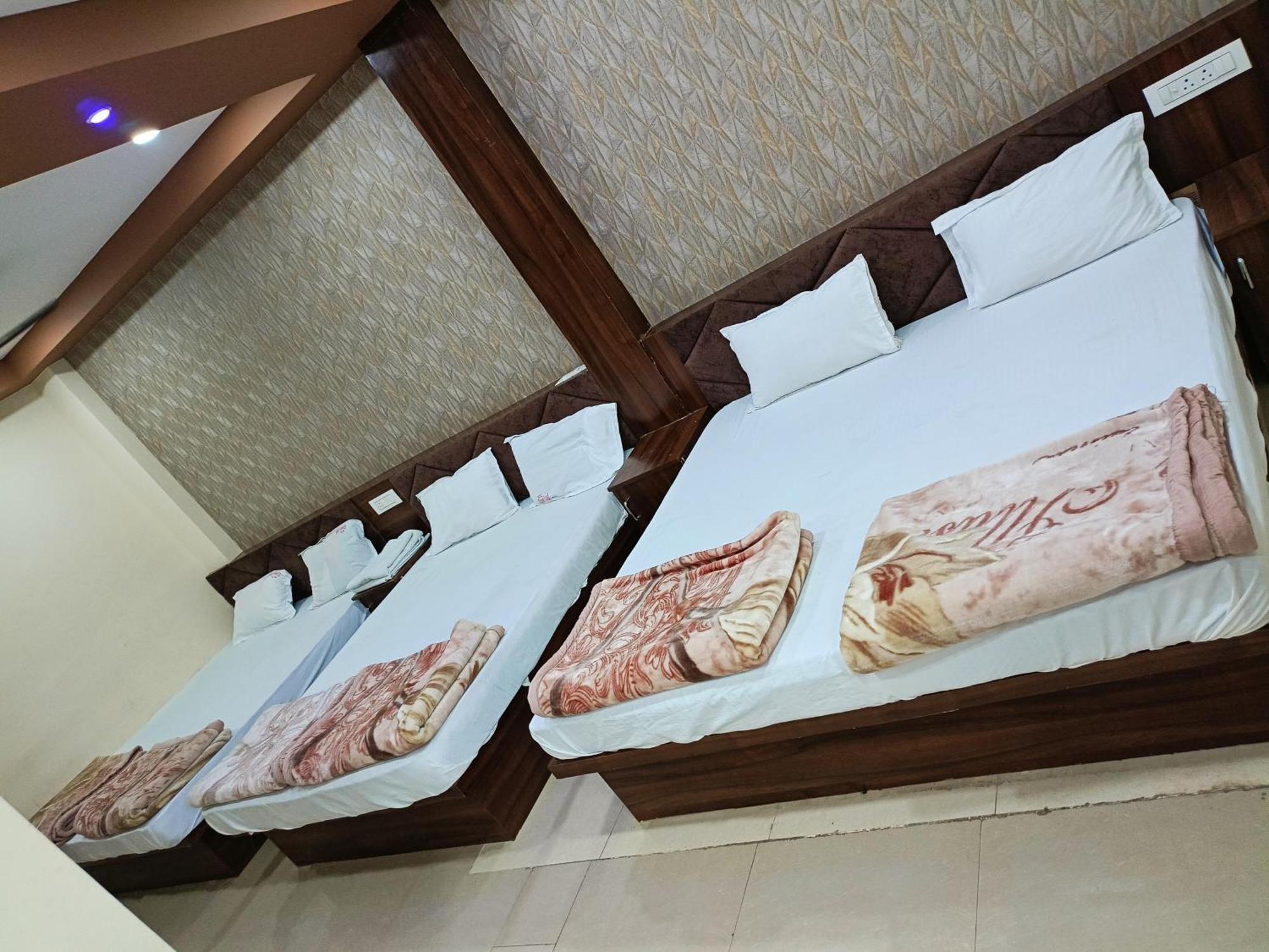 Green Leaf Hotel Ujjain Eksteriør bilde