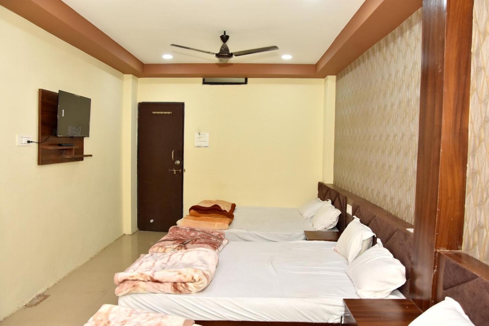 Green Leaf Hotel Ujjain Eksteriør bilde